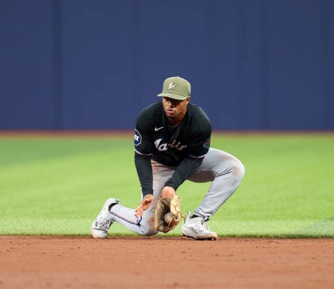 May 15, 2026, U.S.: Miami Marlins second baseman XAVIER EDWARDS (9) fields a ground ball against the Miami Marlins. The Tampa Bay Rays hosted the Miami Marlins at Tropicana Field in St. Petersburg, FL. MLB, Baseball Herren, USA 2026: Miami Marlins 2:7 Tampa Bay Rays  - ZUMAm299 20260515_znp_m299_018 Copyright: xTaylorxMcFeex