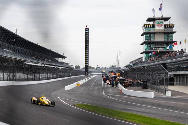 May 15, 2026, Speedway, Indiana, USA: ALEX PALOU, driver of the No. 10 Honda for Chip Ganassi Racing, drives into Turn 1 during Fast Friday of the 110th Indianapolis 500 at Indianapolis Motor Speedway. IndyCar, Indy Car, IRL, USA 2026: Indy 500 Fast Friday Practice  - ZUMAw173 20260515_zsp_w173_013 Copyright: xLukexWelshx