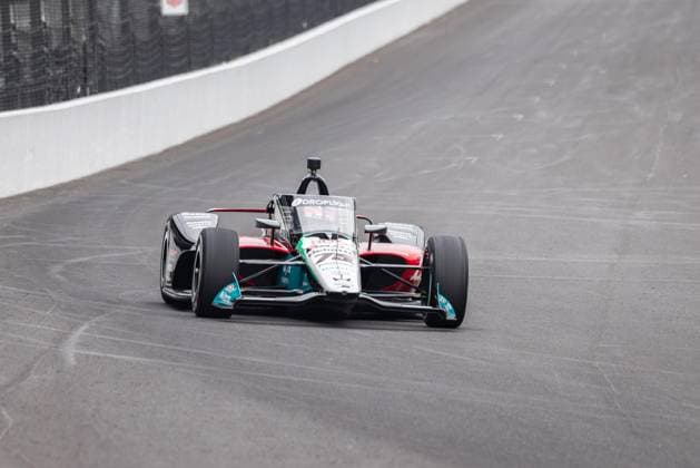 May 15, 2026, Speedway, Indiana, USA: TAKUMA SATO, driver of the No. 75 Honda for Rahal Letterman Lanigan Racing, drives into Turn 1 during Fast Friday of the 110th Indianapolis 500 at Indianapolis Motor Speedway. Speedway USA - ZUMAw173 20260515_zsp_w173_020 Copyright: xLukexWelshx
