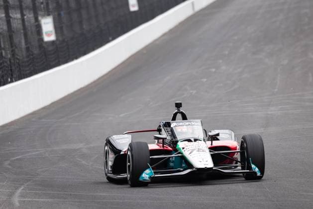 May 15, 2026, Speedway, Indiana, USA: TAKUMA SATO, driver of the No. 75 Honda for Rahal Letterman Lanigan Racing, drives into Turn 1 during Fast Friday of the 110th Indianapolis 500 at Indianapolis Motor Speedway. IndyCar, Indy Car, IRL, USA 2026: Indy 500 Fast Friday Practice  - ZUMAw173 20260515_zsp_w173_018 Copyright: xLukexWelshx