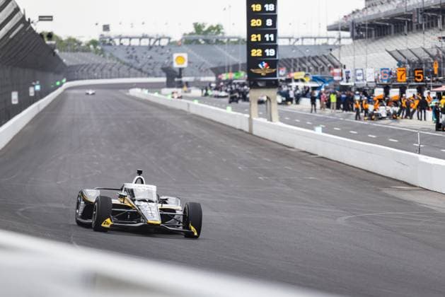 May 15, 2026, Speedway, Indiana, USA: MARCUS ARMSTRONG, driver of the No. 66 Honda for Meyer Shank Racing w Curb Agajanian, drives into Turn 1 during Fast Friday of the 110th Indianapolis 500 at Indianapolis Motor Speedway. IndyCar, Indy Car, IRL, USA 2026: Indy 500 Fast Friday Practice  - ZUMAw173 20260515_zsp_w173_037 Copyright: xLukexWelshx