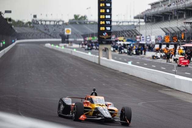 May 15, 2026, Speedway, Indiana, USA: MARCUS ERICSSON, driver of the No. 28 Honda for Andretti Global, drives into Turn 1 during Fast Friday of the 110th Indianapolis 500 at Indianapolis Motor Speedway. Speedway USA - ZUMAw173 20260515_zsp_w173_033 Copyright: xLukexWelshx