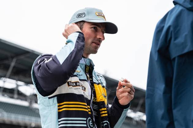 May 15, 2026, Speedway, Indiana, USA: ALEXANDER ROSSI, driver of the No. 20 Chevrolet for Ed Carpenter Racing, gets suited up on pit lane during Fast Friday of the 110th Indianapolis 500 at Indianapolis Motor Speedway. Speedway USA - ZUMAw173 20260515_zsp_w173_052 Copyright: xLukexWelshx