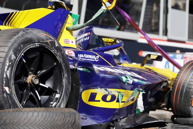 Nach Unfall beschädigter Lola- Yamaha 22 von Zan Maloney auf dem Abschleppwagen vor der Box, FIA Formel E Weltmeisterschaft Saison 12, Monaco E- Prix, MonteCarlo, MC, 16.05.2026,