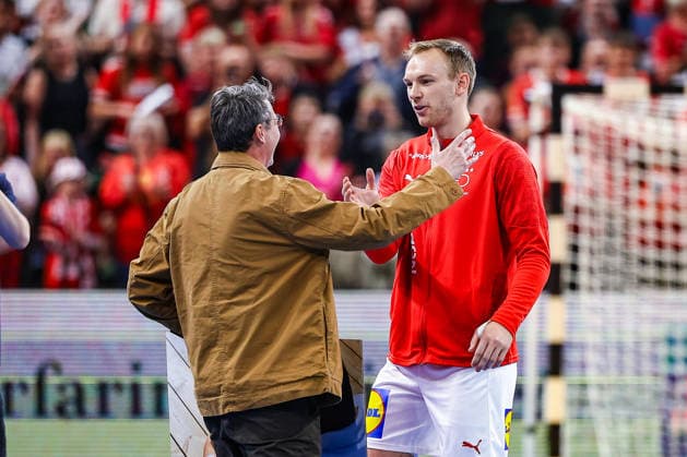 15.05.2026, xIAJx, Handball, Länderspiel, Testspiel, Dänemark - Deutschland, Royal Arena Kopenhagen: Ehrung zum männlichen Nationalspieler Dänemarks 2025-2026 für Mathias Gidsel (Dänemark 19) Dänemark