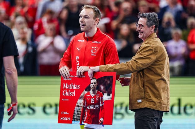 15.05.2026, xIAJx, Handball, Länderspiel, Testspiel, Dänemark - Deutschland, Royal Arena Kopenhagen: Ehrung zum männlichen Nationalspieler Dänemarks 2025-2026 für Mathias Gidsel (Dänemark 19) Dänemark