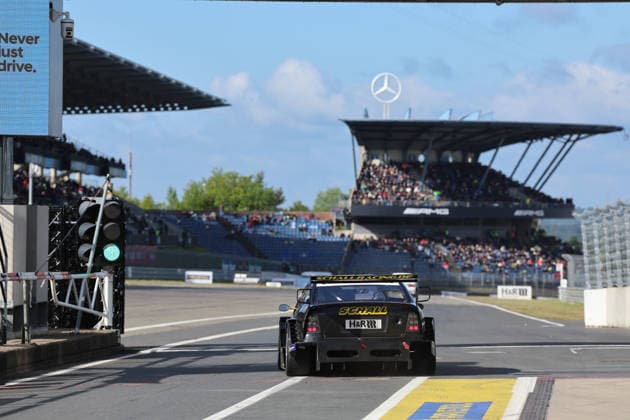 Nürburg, Deutschland 14.-17. Mai 2026: ADAC Ravenol 24h Rennen Nürburgring - 2026 - Samstag Pitlane Boxengasse TWL Qualifying 2 Tourenwagen Legenden, Tribüne Im Bild: 16 Zuck Sascha - Opel Astra V8 Coupe - (Sascha Zuck) Nürburgring Rheinland Pfalz Copyright: xFotostandx xFabianxWernerx