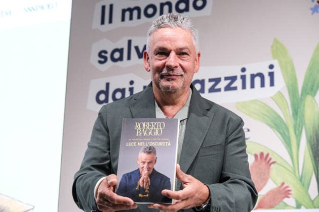 May 14, 2026, Turin, Italy: Meeting with Roberto Baggio for the presentation of his book Luce nell oscuritÃ during the SalTo 26 - Salone Internazionale del Libro at Lingotto Fiere. SalTo 26 - Salone Internazionale Del Libro In Turin - 14 May 2026  - ZUMAs197 20260514_aaa_s197_733 Copyright: xElenaxVizzocax