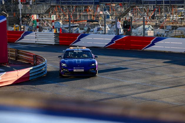 Safety Car auf der Strecke, ABB FIA Formula E World Championship, WM, Weltmeisterschaft Monaco e-Prix 2026, Monte Carlo, Saison 12 2025 26, Runde 9, 16.05.2026, ABB FIA Formula E World Championship, Monaco e-Prix 2026, Monte Carlo, Saison 12 2025 26, Runde 9, 16.05.2026 Monte Carlo Copyright: xEibner-Pressefoto LauraxRoemerx EP_LRR