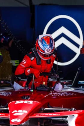 Jean-Eric Vergne (Citroen Racing, Rookie Fahrer) steigt nach zweites freies Training Free Practice 2 aus dem Auto, ABB FIA Formula E World Championship, WM, Weltmeisterschaft Monaco e-Prix 2026, Monte Carlo, Saison 12 2025 26, Runde 9, 16.05.2026, ABB FIA Formula E World Championship, Monaco e-Prix 2026, Monte Carlo, Saison 12 2025 26, Runde 9, 16.05.2026 Monte Carlo Copyright: xEibner-Pressefoto LauraxRoemerx EP_LRR