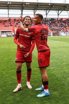 3. Liga; FC Ingolstadt 04 - SV Waldhof Mannheim; Tor Jubel Treffer Yann Sturm (7, FCI) 1:0 Führung Marcel Costly (22, FCI) setzt die Krone auf 3. Liga - FC Ingolstadt 04 Saison 2025 2026 SV Waldhof Mannheim;