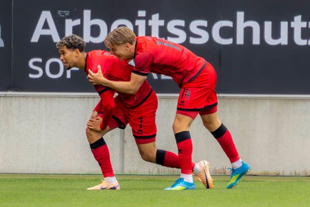 Ingolstadt, Deutschland 16. Mai 2026: 3. Liga - 2025 2026 - Sp. 38 - FC Ingolstadt 04 gegen SV Waldhof Mannheim Im Bild: v.li. Torschütze Yann Sturm (FCI) jubelt nach seinem Tor zum 1:0 mit Max Plath (FCI) DFB regulations prohibit any use of photographs as image sequences and or quasi-video Audi Sportpark Bayern Copyright: xFotostandx xSchäferx