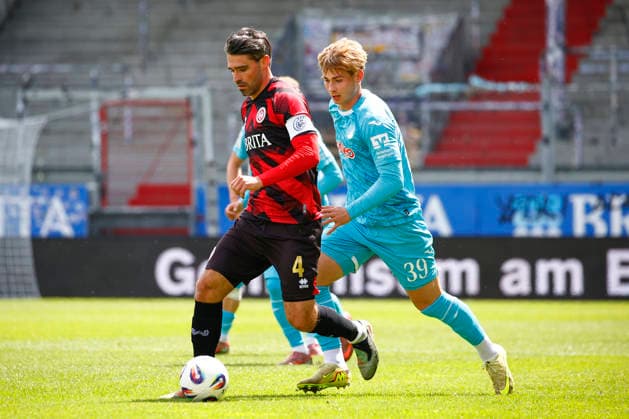 16.05.2026, xavx, Fussball 3.Liga, SV Wehen Wiesbaden - TSG Hoffenheim U23 v.l. Sascha Mockenhaupt (SV Wehen Wiesbaden), Florian Bähr (TSG 1899 Hoffenheim II) (DFL DFB REGULATIONS PROHIBIT ANY USE OF PHOTOGRAPHS as IMAGE SEQUENCES and or QUASI-VIDEO) Wiesbaden