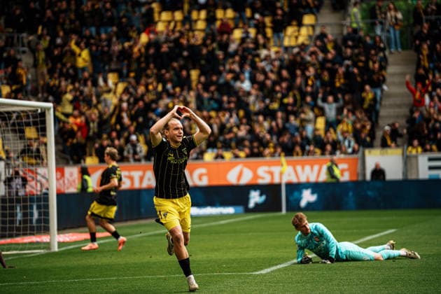 Deutschland: Fußball 3. Liga Männer 2025 - 2026, 38. Spieltag - TSV Alemannia Aachen vs TSV Havelse - Tivoli (Aachen): Tor Lars Gindorf (Alemannia Aachen, 23), Jubel, Emotionen, Freude, Herz Copyright: xThiemoxRudolphx