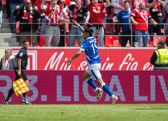 Fussball, Herren, Saison 2025 2026, 3. Liga (38. Spieltag), SSV Jahn Regensburg - FC Energie Cottbus, Jannis Boziaris (Energie Cottbus), Jubel nach Tor zum 0:1, 16.05. 2026, Copyright: xSebastianxRäppold MatthiasxKochx