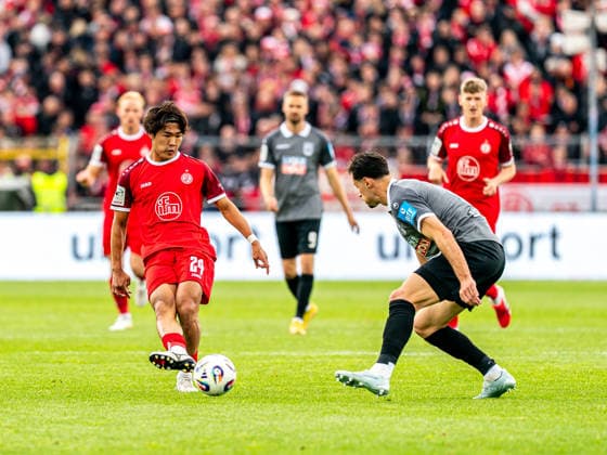 Kaito Mizuta (Rot-Weiss Essen, 24) spielt einen Pass, GER, SSV Ulm 1846 vs. Rot-Weiss Essen, Fussball, 3. Liga, Spielzeit 2025 2026, 16.05.2026, DFB DFL regulations prohibit any use of photographs as image sequences and or quasi-video. GER, SSV Ulm 1846 vs. Rot-Weiss Essen, Fussball, 3. Liga, Spielzeit 2025 2026, 16.05.2026 Ulm Copyright: xMichaelxSchmidt Eibner-Pressefotx EP_MST