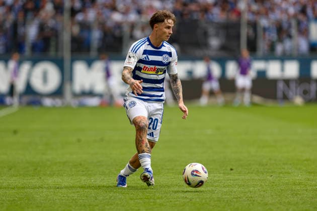 16.05.2026, GER, Fussball, Herren, 3. Liga, Saison 2025 2026, MSV Duisburg - Viktoria Köln Niklas Jessen (MSV Duisburg) in Aktion am Ball, Einzelaktion Duisburg schauinsland-reisen-Arena Nordrhein-Westfalen Deutschland Copyright: xAdrianxSchlüterx
