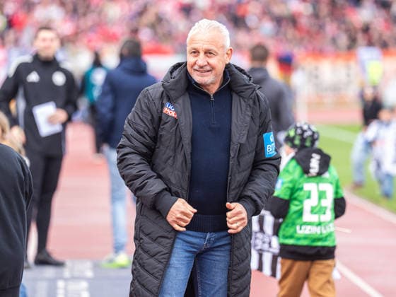 Pavel Dotchev, Cheftrainer (SSV Ulm 1846), GER, SSV Ulm 1846 vs. Rot-Weiss Essen, Fussball, 3. Liga, Spielzeit 2025 2026, 16.05.2026, DFB DFL regulations prohibit any use of photographs as image sequences and or quasi-video. GER, SSV Ulm 1846 vs. Rot-Weiss Essen, Fussball, 3. Liga, Spielzeit 2025 2026, 16.05.2026 Ulm Copyright: xMichaelxSchmidt Eibner-Pressefotx EP_MST