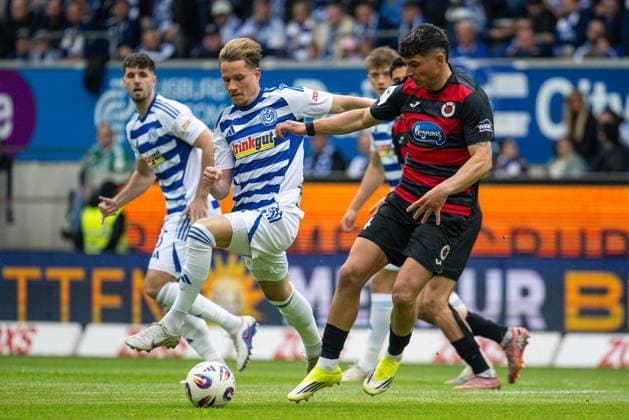3.Liga MSV Duisburg - Viktoria Köln ** NUR FÜR REDAKTIONELLE ZWECKE ** EDITORIAL USE ONLY **<p>Fußball 3.Liga MSV Duisburg - Viktoria Köln am 16.05.26 in der Schauinsland-Reisen Arena in Duisburg Christian Viet ( Duisburg ),links - Taylan Duman ( Viktoria Köln ),rechts Duisburg Copyright: JakobxKlos