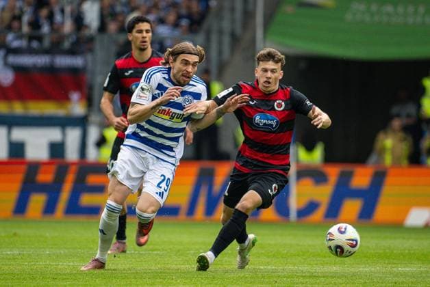 3.Liga MSV Duisburg - Viktoria Köln ** NUR FÜR REDAKTIONELLE ZWECKE ** EDITORIAL USE ONLY **<p>Fußball 3.Liga MSV Duisburg - Viktoria Köln am 16.05.26 in der Schauinsland-Reisen Arena in Duisburg Joshua Bitter ( Duisburg ),links - Tim Kloss (Viktoria Köln ),rechts Duisburg Copyright: JakobxKlos