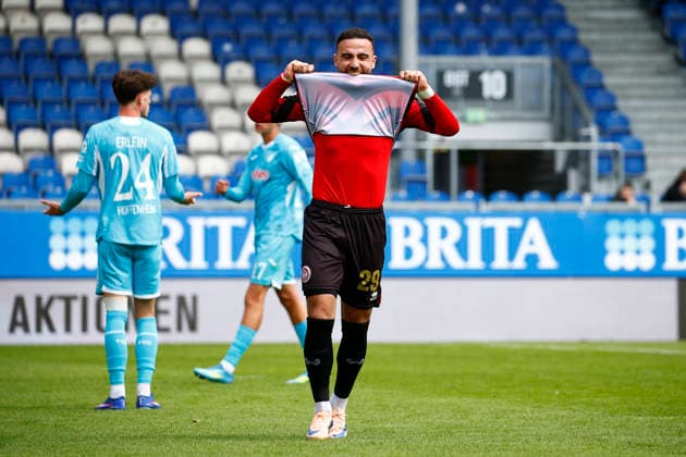 16.05.2026, xavx, Fussball 3.Liga, SV Wehen Wiesbaden - TSG Hoffenheim U23 v.l. Fatih Kaya (SV Wehen Wiesbaden) enttaeuscht, enttaeuscht schauend, dissapointed nach vergebener Torchance. (DFL DFB REGULATIONS PROHIBIT ANY USE OF PHOTOGRAPHS as IMAGE SEQUENCES and or QUASI-VIDEO) Wiesbaden