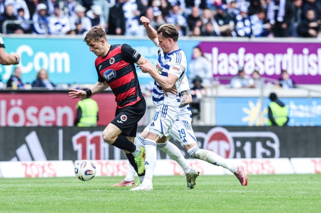 Fussball, 3.Liga Saison 2025 2026 38. Spieltag MSV Duisburg - FC Viktoria Köln 16.05.2026, schauinsland-reisen-arena Christian Viet (MSV Duisburg, 10) Zweikampf Duisburg schauinsland-reisen-arena Nordrhein-Westfalen Deutschland