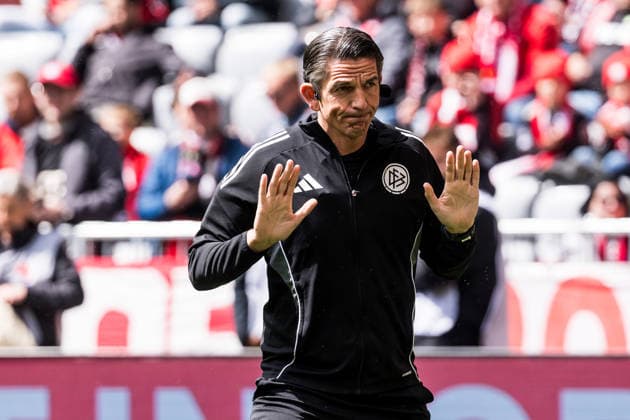 MUNICH, GERMANY - MAY 16: Referee Deniz Aytekin during warm up before the Bundesliga match between FC Bayern Muenchen vs. 1. FC Koeln at Allianz Arena on matchday 34 of the 1. Bundesliga on May 16, 2026 in Munich, Germany. DFL REGULATIONS PROHIBIT ANY USE OF PHOTOGRAPHS AS IMAGE SEQUENCES AND OR QUASI-VIDEO. Bavaria Germany Copyright: xSteffiexWunderlx