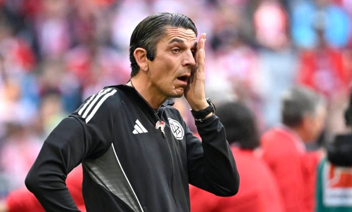 Emotion Traenen Schiedsrichter Referee Deniz Aytekin weint vor seinem letzten Bundesligaspiel Verabschiedung FC Bayern Muenchen FCB vs 1. FC Koeln 16.05.2026 DFL REGULATIONS PROHIBIT ANY USE OF PHOTOGRAPHS AS IMAGE SEQUENCES AND OR QUASI-VIDEO FC Bayern Muenchen FCB vs 1. FC Koeln