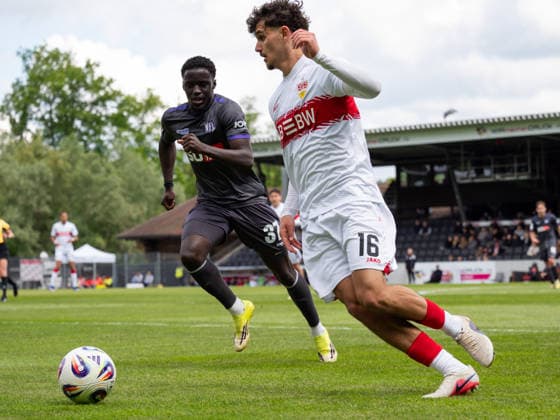Ismail Badjie (VfL Osnabrueck, 37), Leny Meyer (VfB Stuttgart II, 16) GER, VfB Stuttgart II vs. VfL Osnabrueck, Fussball, 3. Bundesliga, 38. Spieltag, Spielzeit 2025 2026, 16.05.2026 GER, VfB Stuttgart II vs. VfL Osnabrueck, Fussball, 3. Bundesliga, 38. Spieltag, Spielzeit 2025 2026, 16.05.2026 Aspach Copyright: xEibner-Pressefoto CarstenxSchwerx EP_CSG