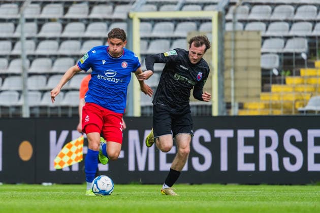 Amin Bouzraa (Wuppertaler SV, 37) im Laufudell und Zweikampf mit Yannik Schloeßer (Bonner SC, 11) Wuppertaler SV vs. Bonner SC, Fussball, Regionalliga-West, 34.Spieltag, Saison 2025 26, 16.05.2026, Wuppertaler SV vs. Bonner SC, Fussball, Regionalliga-West, 34.Spieltag, Saison 2025 26, 16.05.2026 Wuppertal Copyright: xEibner-Pressefoto LukasxBaldygax EP_LBA