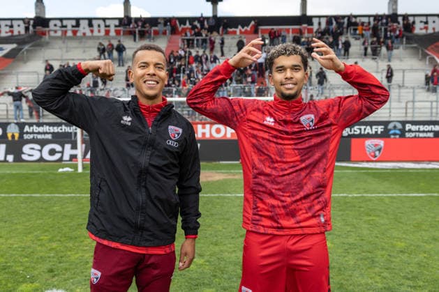 3. Liga; FC Ingolstadt 04 - SV Waldhof Mannheim; Torschützen Torjubel, Faust und Krone Marcel Costly (22, FCI) Yann Sturm (7, FCI) 3. Liga - FC Ingolstadt 04 Saison 2025 2026 SV Waldhof Mannheim;