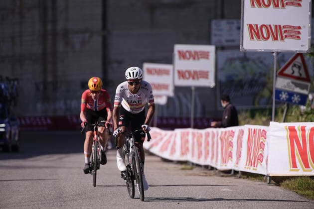 Ecuador™s Manuel Jhonatan Narvaez of UAE Team Emirates XRG, Norway™s Andreas Leknessund of Uno-X Mobility during Stage 8 of the Giro d™Italia, from Chieti to Fermo, Italy, Saturday, May 16, 2026.  Copyright: xMarcoxAlpozzi LaPressex