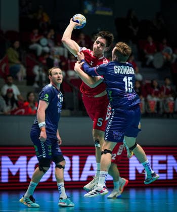 Turkiye v Norway - World Handball Championship Qualifiers ANKARA, TURKIYE - MAY 16: Sadik Emre Herseklioglu (5) of Turkiye competes against his opponent during the 2027 IHF Men s World Handball Championship European Qualifiers phase 3 second-leg match between Turkiye and Norway at Prof. Dr. Yasar Sevim Handball Hall in Ankara, Turkiye, on May 16, 2026. Ercin Erturk Anadolu Ankara Turkey. Editorial use only. Please get in touch for any other usage.  Copyright: x2026xAnadoluxErcinxErturkx