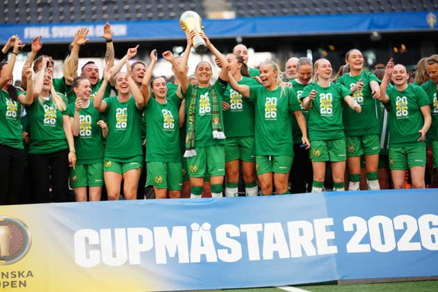 STOCKHOLM, SWEDEN 20260516 Hammarby s team celebrates after becoming cup champions in Saturday s final match of the Swedish Cup between Hammarby IF and BK Häcken FF at 3Arena. STOCKHOLM SWEDEN x10658x