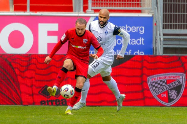 Ingolstadt, Deutschland 16. Mai 2026: 3. Liga - 2025 2026 - Sp. 38 - FC Ingolstadt 04 gegen SV Waldhof Mannheim Im Bild: v. li. im Zweikampf Mattis Hoppe (FCI) und Terrence Boyd (SVW) DFB regulations prohibit any use of photographs as image sequences and or quasi-video Audi Sportpark Bayern Copyright: xFotostandx xSchäferx
