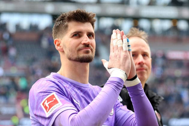 16.05.2026, xtgx, Fussball 1.Bundesliga, FC St.Pauli - VfL Wolfsburg v.l. Nikola Vasilj (FC St.Pauli) Enttäuscht, traurig, frustriert, ratlos, (DFL DFB REGULATIONS PROHIBIT ANY USE OF PHOTOGRAPHS as IMAGE SEQUENCES and or QUASI-VIDEO) Hamburg