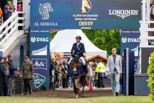 HAMBURG - Al Shira aa 95. Deutsches Spring- und Dressur DERBY 2026, HAMBURG - Al Shira aa 95. Deutsches Spring- und Dressur DERBY 2026 THIEME Andre (GER), DSP Chakaria Siegerehrung Prize giving ceremony LONGINES Grand Prix of Hamburg Al Shira aa CSI5* Tour CSI5*: Int. jumping competition with jump-off (1,60m) Hamburg, Jenischpark, Derby Park Klein Flottbek 16. May 2026 -