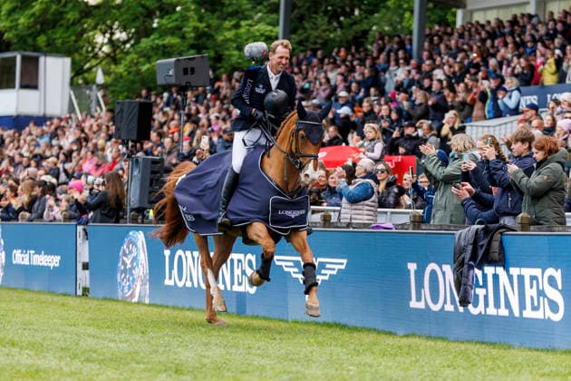 HAMBURG - Al Shira aa 95. Deutsches Spring- und Dressur DERBY 2026, HAMBURG - Al Shira aa 95. Deutsches Spring- und Dressur DERBY 2026 THIEME Andre (GER), DSP Chakaria Siegerehrung Prize giving ceremony LONGINES Grand Prix of Hamburg Al Shira aa CSI5* Tour CSI5*: Int. jumping competition with jump-off (1,60m) Hamburg, Jenischpark, Derby Park Klein Flottbek 16. May 2026 -