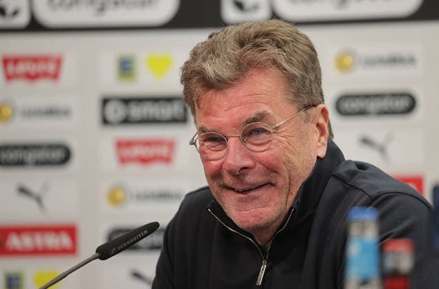 Trainer Dieter Hecking (VfL Wolfsburg) Fussball, 1.BL, Saison 2025 2026, Herren, FC St.Pauli gegen VfL Wolfsburg, 34.Spieltag , 1-3 Wolfsburg damit in der Relegation und St Pauli ist abgestiegen DFL REGULATIONS PROHIBIT ANY USE OF PHOTOGRAPHS AS IMAGE SEQUENCES AND OR QUASI-VIDEO.