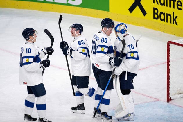 LKS 20260516 Henri Jokiharju (L), Sakari Manninen, Saku Mäenalanen and goalkeeper Joonas Korpisalo of Finland celebrate the team s 4-1 victory after the 2026 IIHF Ice hockey, Eishockey World Championships preliminary round group A match between Hungary and Finland in Zurich on May 16, 2026. - RONI REKOMAA Zürich Switzerland qrywP0S3iog  Copyright: xRonixRekomaax qrywP0S3iog