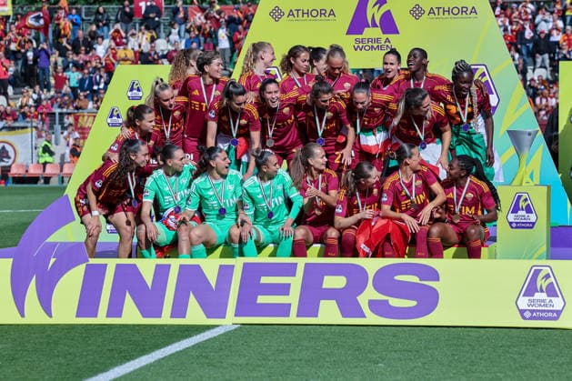 CALCIO - Serie A Femminile - AS Roma vs Genoa CFC Photo by IPA ABACAPRESS.COM84756801 - The Roma Women Team awards ceremony during AS Roma vs Genoa CFC, Italian football Serie A Women match in Rome, Italy, May 16 2026 Rome Italy  Copyright: xIPAxSport ABACAx