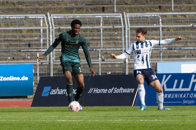 GER, Fussball, RLN, VfB Oldenburg vs SV Werder Bremen II U23 16.05.2026, Marschwegstadion, Oldenburg, GER, RLN, VfB Oldenburg vs SV Werder Bremen II U23 , DFL regulations prohibit any use of photographs as image sequences and or quasi-video, im Bild Joel IMASUEN ( SV Werder Bremen II U23 15 ) Emal PEPSHI ( VfB Oldenburg 34 )