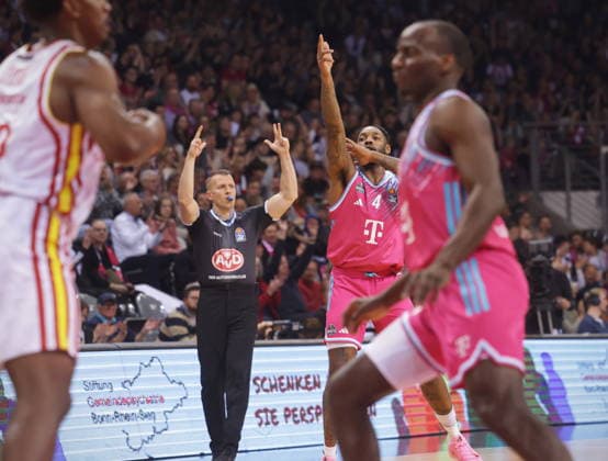 Jeff Garrett Telekom Baskets Bonn vs. Fitness First Würzburg Baskets Playoffs Viertelfinale Spiel 1 - Saison 2025 26