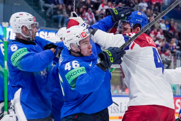 FRIBOURG, SWITZERLAND - MAY 16: Matic Torok of Slovenia C) against Jaroslav Chmelar of Czechia R) during the 2026 IIHF Ice hockey, Eishockey World Championship, WM, Weltmeisterschaft Switzerland game between Slovenia and Czechia at BCF Arena on May 16, 2026 in Fribourg, Fribourg. Fribourg BCF Arena Fribourg Switzerland Copyright: xJustPictures.ch JarixPestelaccix jp-en-EuSpIm-JP6_JAR_Slovenia_Czechia_16May2026_00126