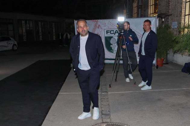 Chef-Trainer Manuel Baum (FC Augsburg) an der Location, FC Augsburg Saisonabschlussfeier, Fussball, 1. Bundesliga, 34. Spieltag, 16.05.2026 DFL DFB regulations prohibit any use of photographs as image sequences and or quasi-video Augsburg Bayern Deutschland