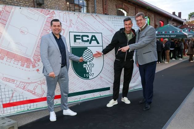 l-r: Oberbuergermeister der Stadt Augsburg Dr. Florian Freund, Vorstand - SPD Augsburg Dirk Wurm, 3. Buergermeister von Augsburg Bernd Zitzelsberger (CSU), FC Augsburg Saisonabschlussfeier, Fussball, 1. Bundesliga, 34. Spieltag, 16.05.2026 DFL DFB regulations prohibit any use of photographs as image sequences and or quasi-video Augsburg Bayern Deutschland