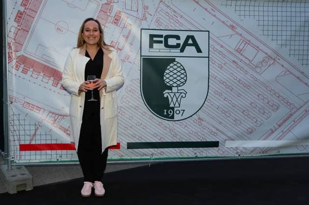 Kristina Ellwanger (Bildzeitung), FC Augsburg Saisonabschlussfeier, Fussball, 1. Bundesliga, 34. Spieltag, 16.05.2026 DFL DFB regulations prohibit any use of photographs as image sequences and or quasi-video Augsburg Bayern Deutschland