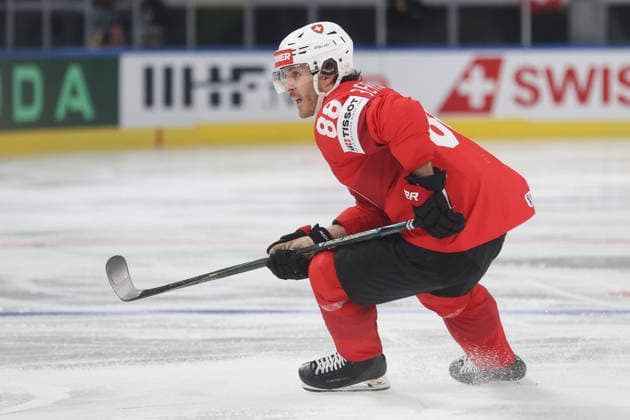 Eishockey WM 2026 SUI - LAT Christoph Bertschy (Schweiz) 16.05.2026 Swiss Life Arena Zuerich , SCHWEIZ, Herren IIHF Eishockey World Championship, WM, Weltmeisterschaft Zurich 2026 Gruppe Schweiz - Lettland Christoph Bertschy (Schweiz)