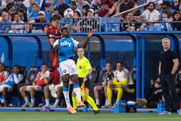 May 16, 2026: Toronto FC defender Jackson Gilman (38) goes against Charlotte FC forward Rodolfo Aloko (37) for the header in the second half of the Major League Soccer match up at Bank of America Stadium in Charlotte, NC. ( CSM) MLS, Fussball Herren, USA 2026: Toronto FC At Charlotte FC May 16  - ZUMAc04_ 20260516_zma_c04_013 Copyright: xScottxKinserx