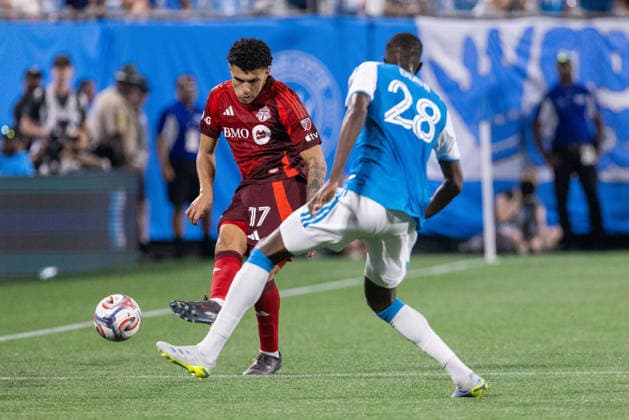 May 16, 2026: Toronto FC forward Emilio Aristizabal (17) passes the ball by Charlotte FC midfielder Djibril Diani (28) during the second half of the Major League Soccer match up at Bank of America Stadium in Charlotte, NC. ( CSM) MLS, Fussball Herren, USA 2026: Toronto FC At Charlotte FC May 16  - ZUMAc04_ 20260516_zma_c04_036 Copyright: xScottxKinserx
